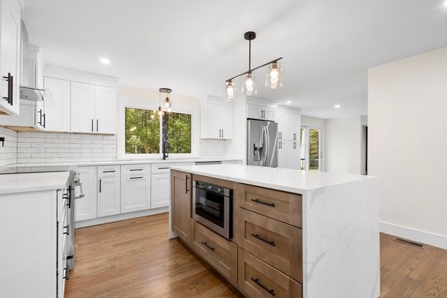 241 Prospect St, Franklin, MA 02038