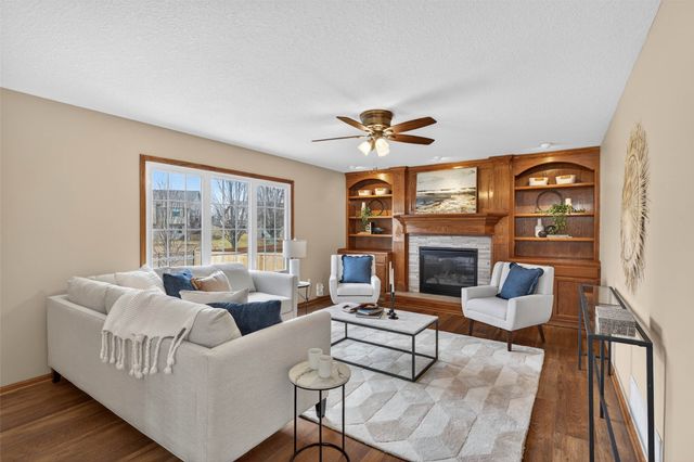 1618 5th Avenue SW, Altoona, IA 50009