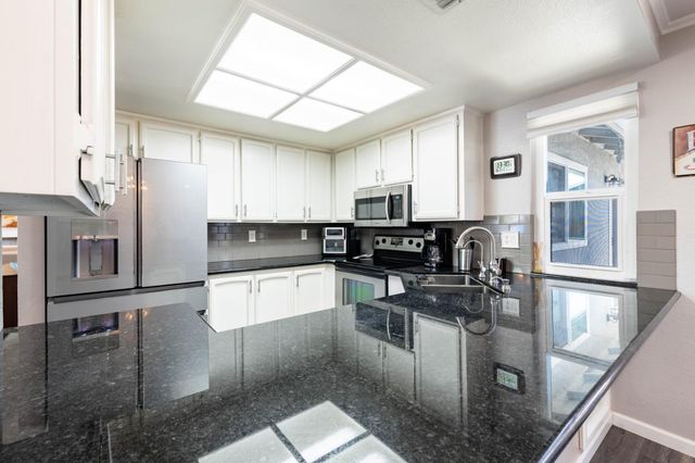 1358 Ridgerun Dr, Roseville, CA 95747