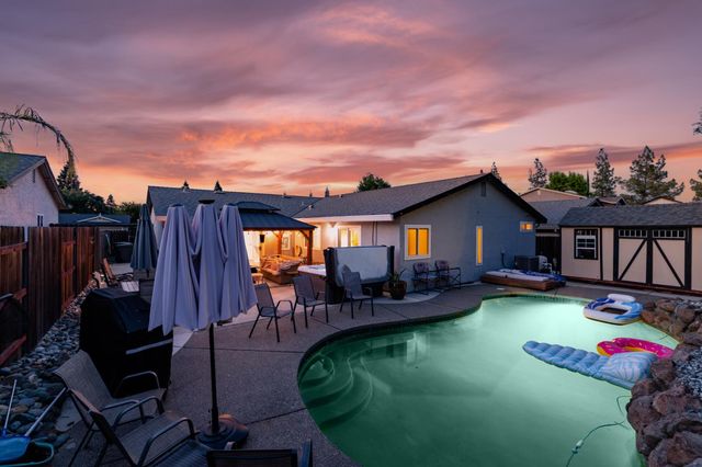 1358 Ridgerun Dr, Roseville, CA 95747
