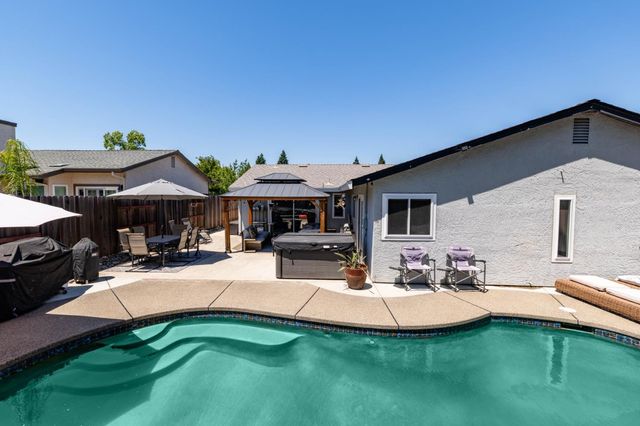 1358 Ridgerun Dr, Roseville, CA 95747