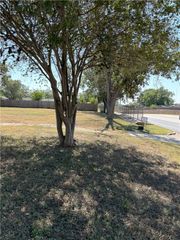 901, 905, 411 W ST HWY 21, W ST HWY 21 AND N STONE ST W, Caldwell, TX 77836