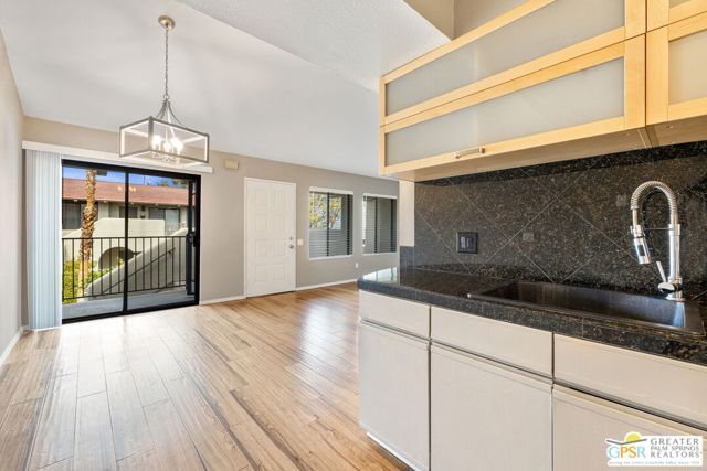 353 N Hermosa Drive 7B2, Palm Springs, CA 92262