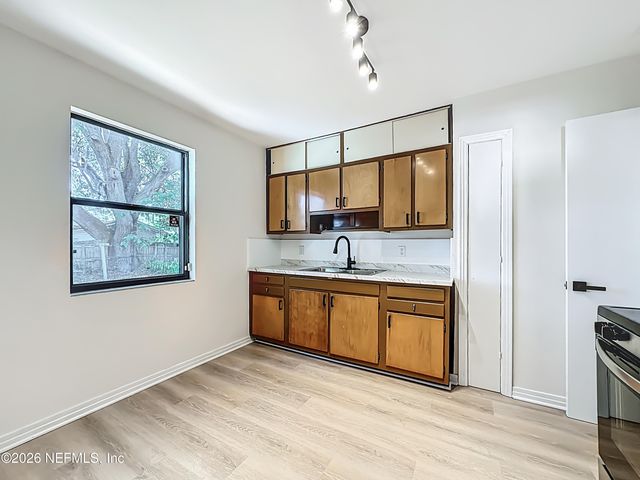 6131 BARTHOLF Avenue, Jacksonville, FL 32210