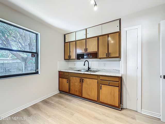 6131 BARTHOLF Avenue, Jacksonville, FL 32210