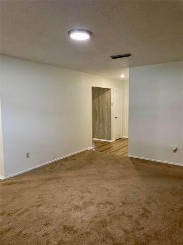 905 Northshore Drive, Garland, TX 75040