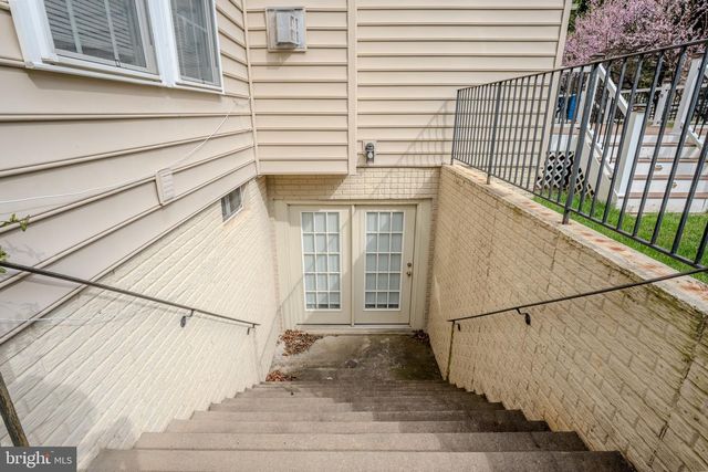 9215 SHAFERS MILL DR, Frederick, MD 21704