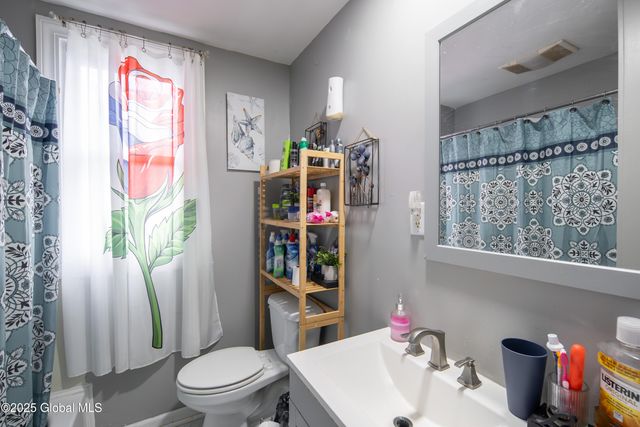 224 5th Avenue, Troy, NY 12180