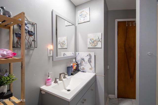 224 5th Avenue, Troy, NY 12180
