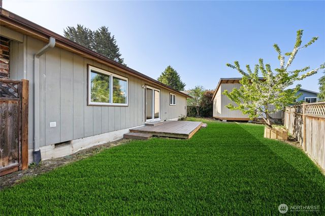 1417 S 257th Place, Des Moines, WA 98198