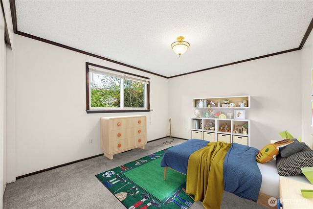 1417 S 257th Place, Des Moines, WA 98198