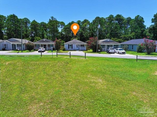 8821 Camshire Cir, Pensacola, FL 32507