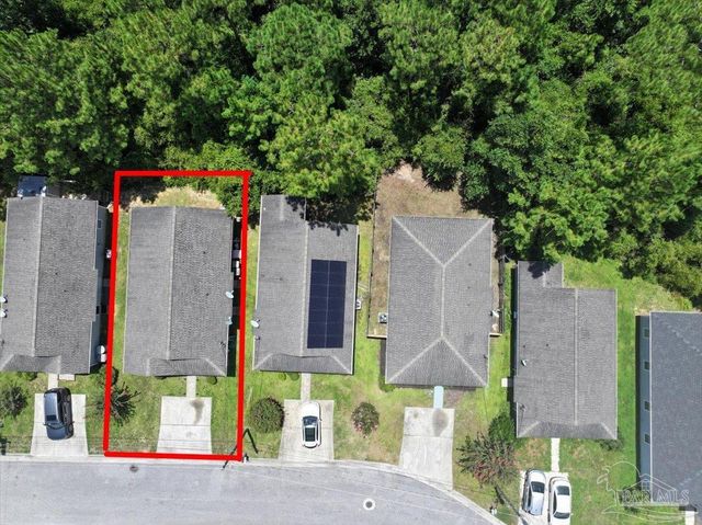 8821 Camshire Cir, Pensacola, FL 32507