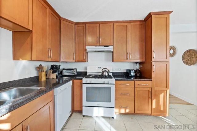 1816 Diamond Street, San Diego, CA 92109