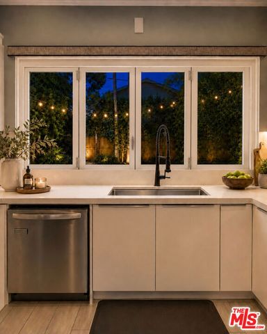 3213 Thatcher Avenue, Marina Del Rey, CA 90292