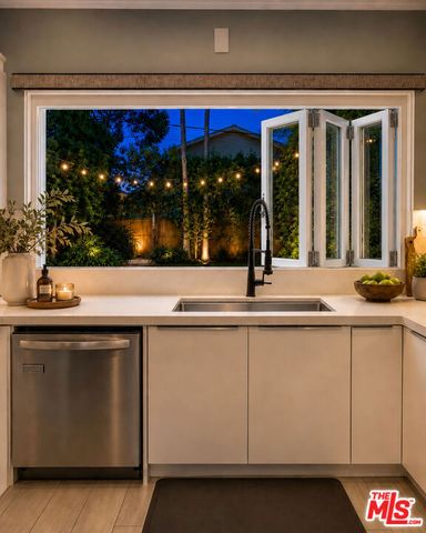3213 Thatcher Avenue, Marina Del Rey, CA 90292