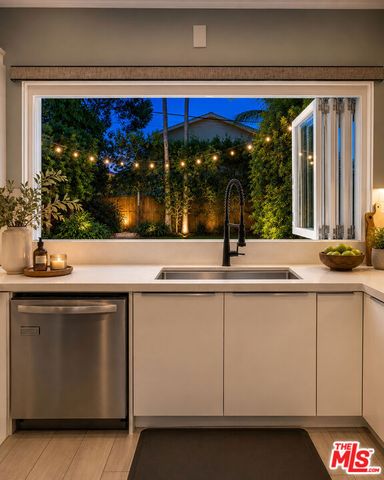 3213 Thatcher Avenue, Marina Del Rey, CA 90292
