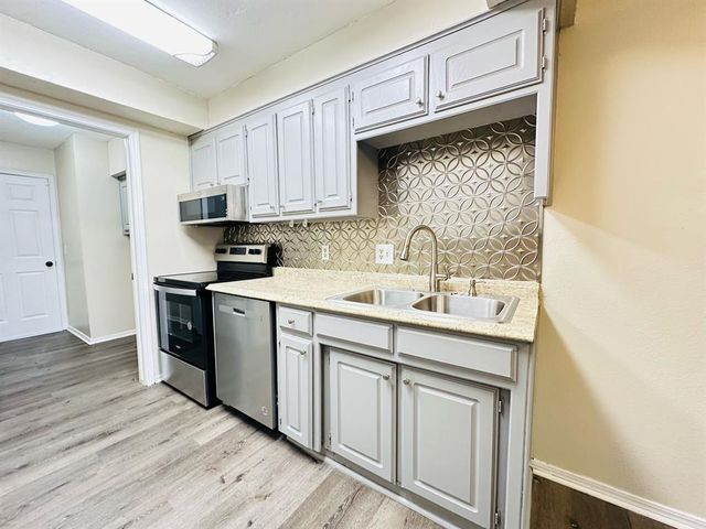 520 Peppertree Lane, Midwest City, OK 73110
