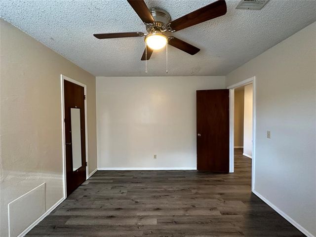 520 Peppertree Lane, Midwest City, OK 73110