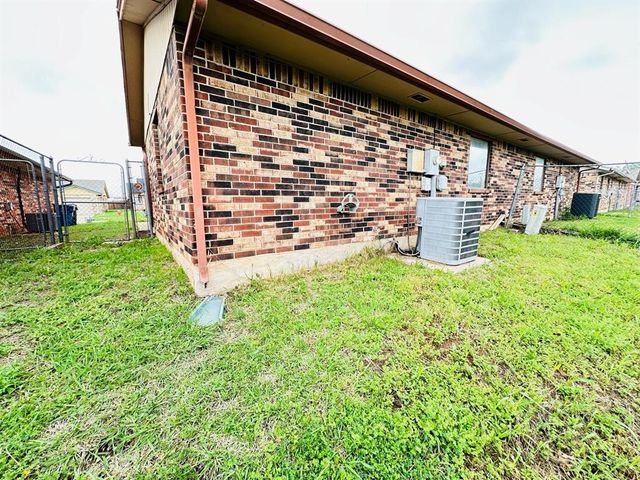 520 Peppertree Lane, Midwest City, OK 73110