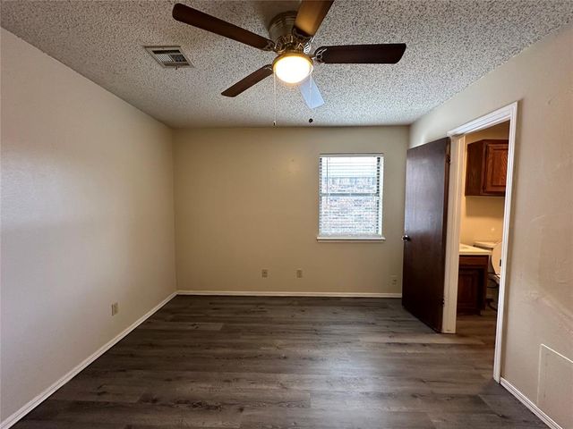 520 Peppertree Lane, Midwest City, OK 73110