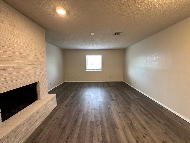 520 Peppertree Lane, Midwest City, OK 73110