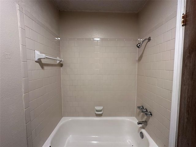 520 Peppertree Lane, Midwest City, OK 73110