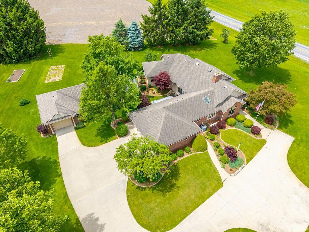 17515 Roth Road, Spencerville, IN 46788