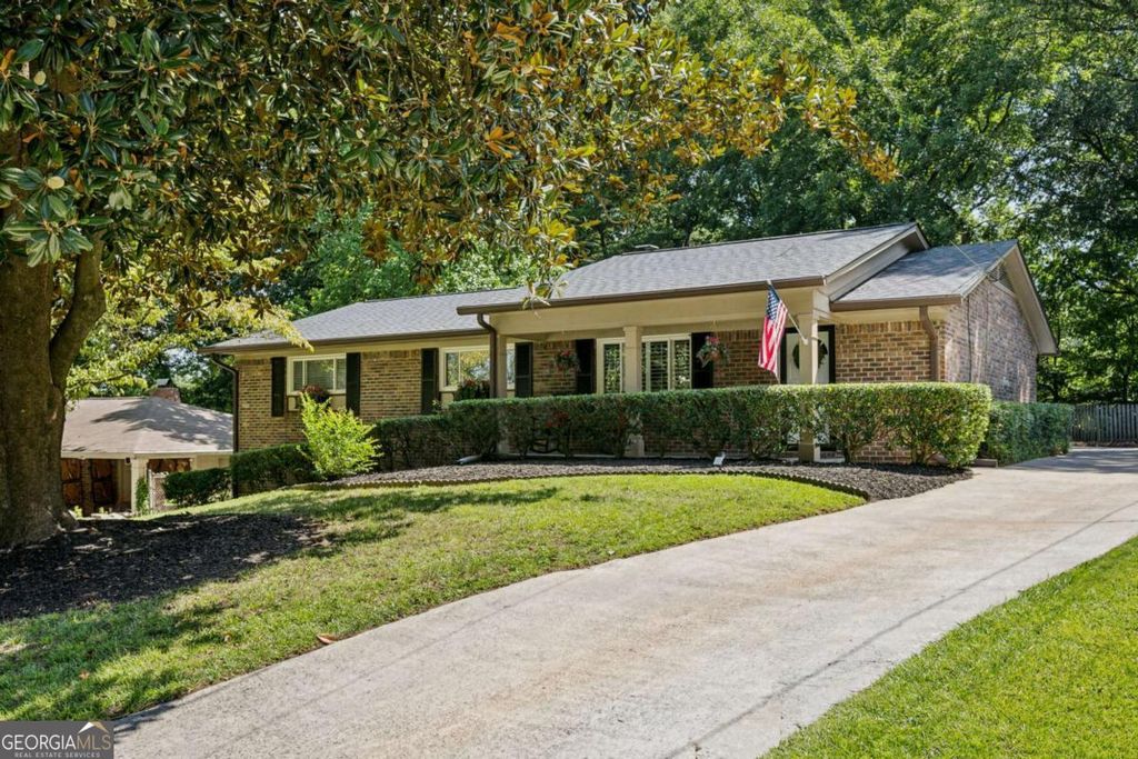 2624 Cove Circle NE, Brookhaven, GA 30319