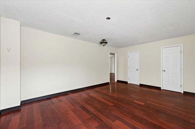 6008 Mckaskle Drive, Fort Worth, TX 76119