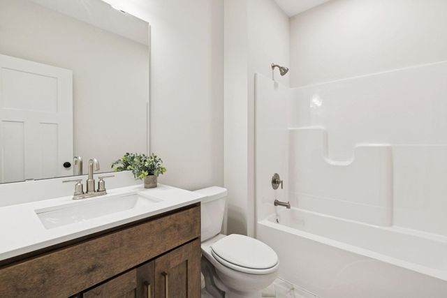 20104 Globe Drive, Lakeville, MN 55044