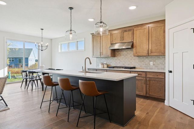 20104 Globe Drive, Lakeville, MN 55044