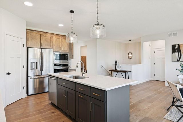 20104 Globe Drive, Lakeville, MN 55044