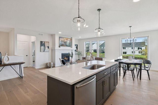 20104 Globe Drive, Lakeville, MN 55044