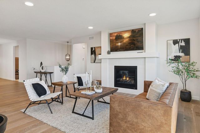 20104 Globe Drive, Lakeville, MN 55044