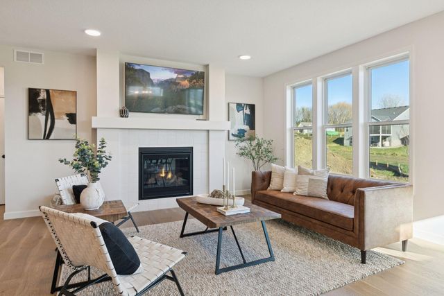 20104 Globe Drive, Lakeville, MN 55044