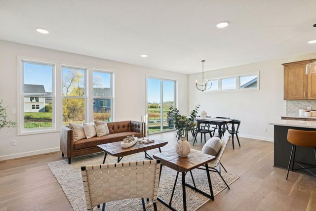 20104 Globe Drive, Lakeville, MN 55044