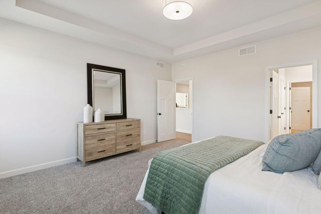 20104 Globe Drive, Lakeville, MN 55044