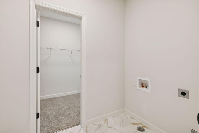 20104 Globe Drive, Lakeville, MN 55044