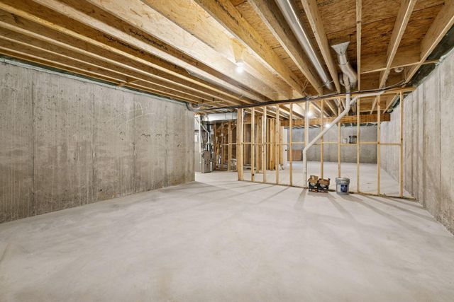 20104 Globe Drive, Lakeville, MN 55044