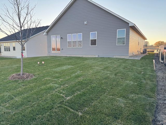 20104 Globe Drive, Lakeville, MN 55044