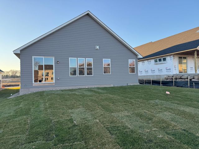 20104 Globe Drive, Lakeville, MN 55044