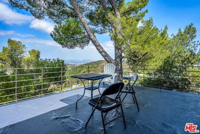 8630 Skyline Drive, Los Angeles, CA 90046