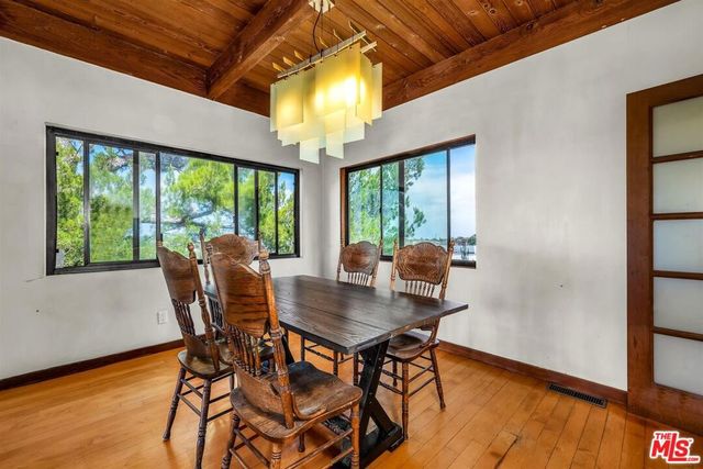 8630 Skyline Drive, Los Angeles, CA 90046