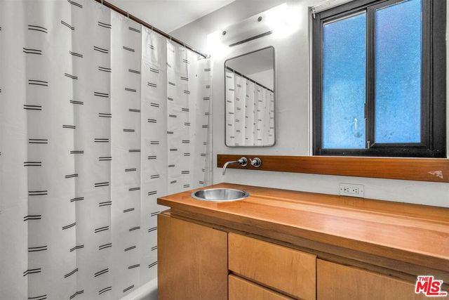 8630 Skyline Drive, Los Angeles, CA 90046