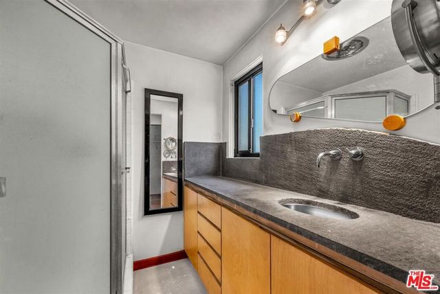 8630 Skyline Drive, Los Angeles, CA 90046