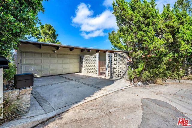 8630 Skyline Drive, Los Angeles, CA 90046