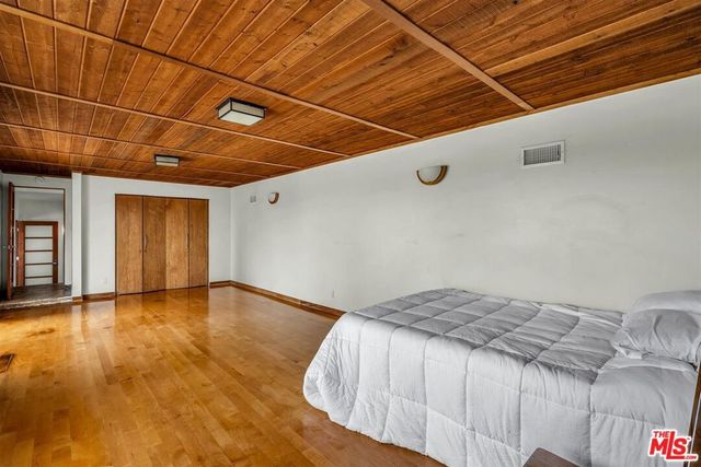 8630 Skyline Drive, Los Angeles, CA 90046