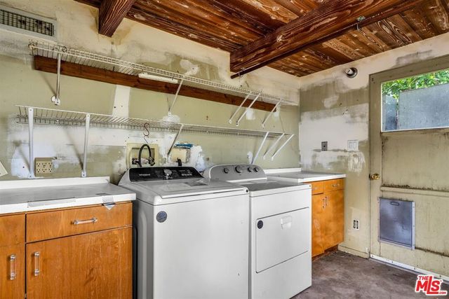 8630 Skyline Drive, Los Angeles, CA 90046