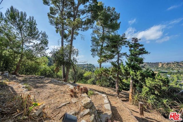 8630 Skyline Drive, Los Angeles, CA 90046